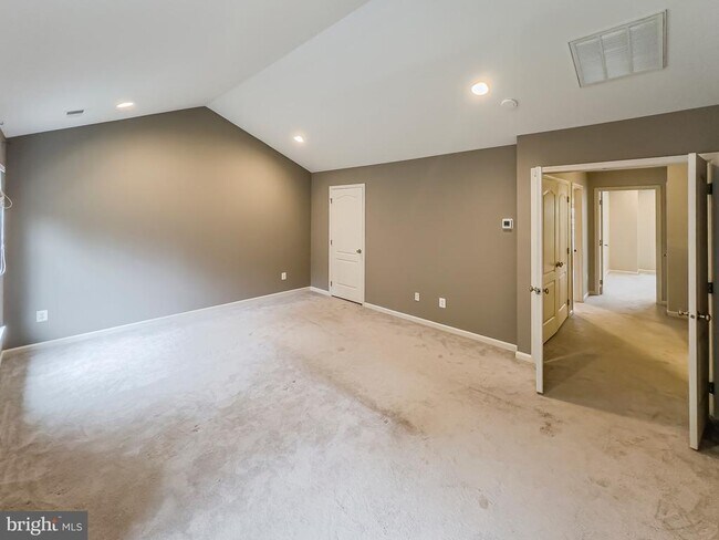 Building Photo - 43263 Somerset Hills Terrace