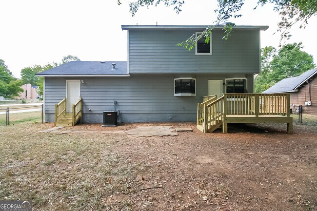 Building Photo - 8070 Linda Ct