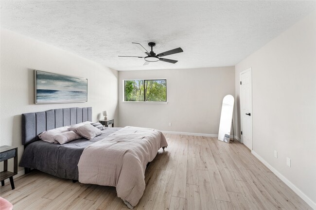 Building Photo - 9425 Fondren Rd