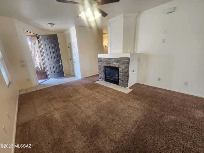 Building Photo - 4258 E Wading Pond Dr