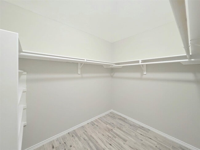 Building Photo - 17602 Haywood Oaks Dr