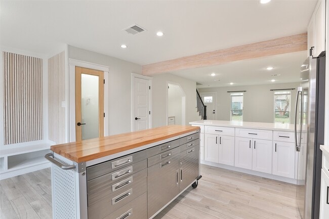 Building Photo - 9511 Fondren Rd