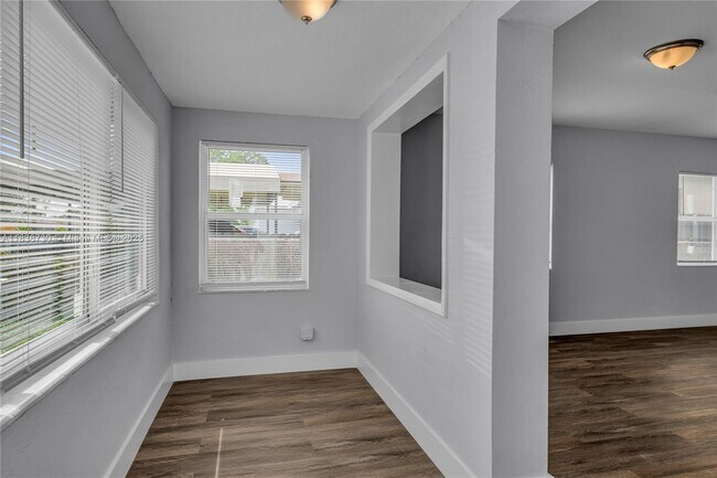 Building Photo - 2243 Greene St.