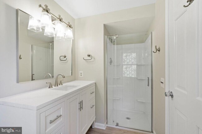 Building Photo - 3725 Templeton Pl