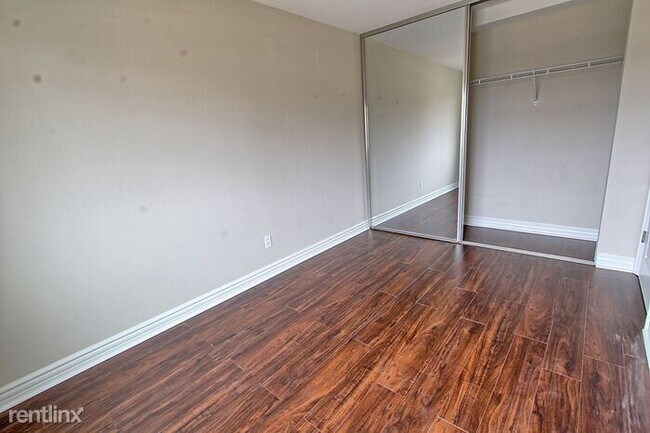 Building Photo - 2601 Cortez Dr