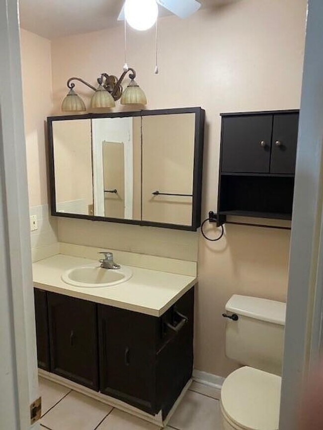 Building Photo - 2820 Black Pine Ct