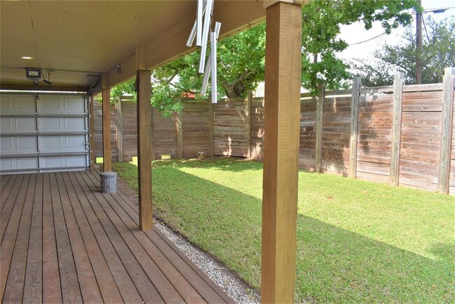 Building Photo - 412 Pecan St