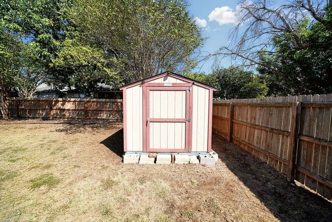 Building Photo - Charming 3-Bedroom Home in Ashley Place - ...