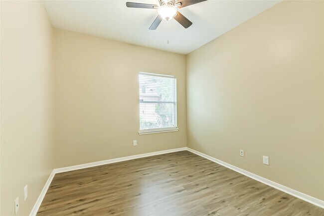 Building Photo - 10542 Oleander Point Dr