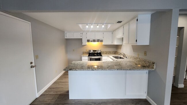 Building Photo - 2585 Duet Dr