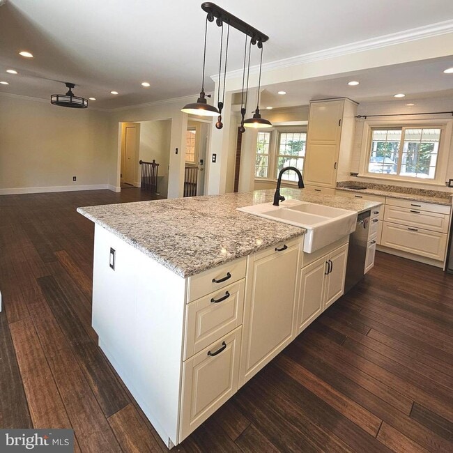 Building Photo - 8925 Falling Creek Ct