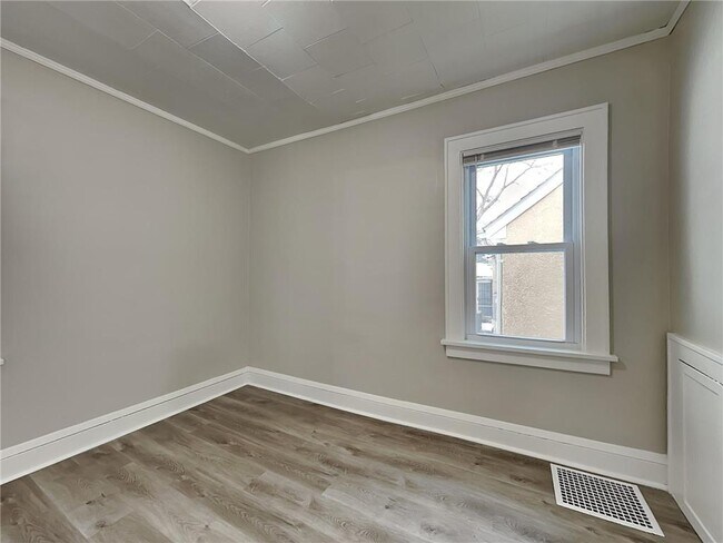 Building Photo - 3223 N Aldrich Ave