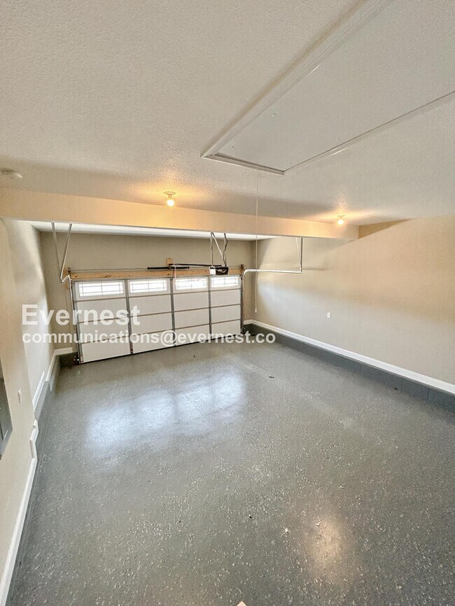 Building Photo - 100 Banagher Ct