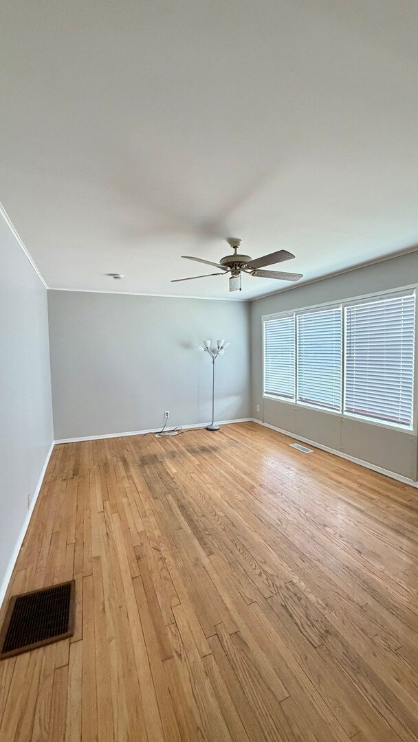 Building Photo - 927 Westshire Dr