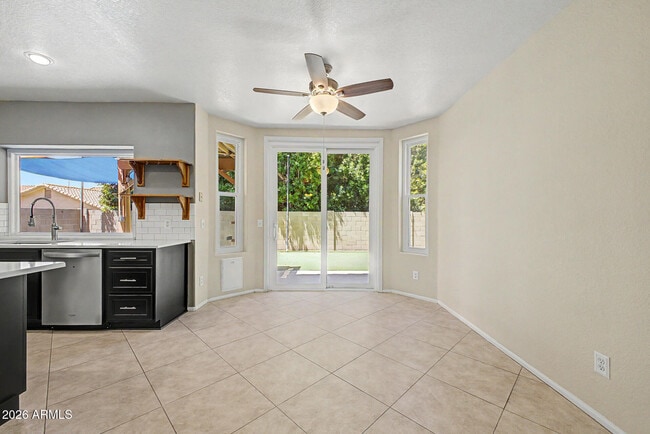 Building Photo - 842 W Sun Coast Dr