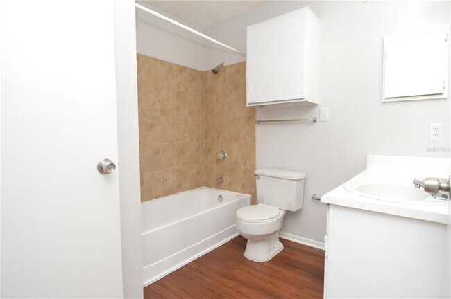 Building Photo - 8630 Mallard Reserve Dr