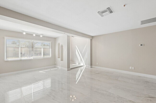 Building Photo - 7826 E Heatherbrae Ave