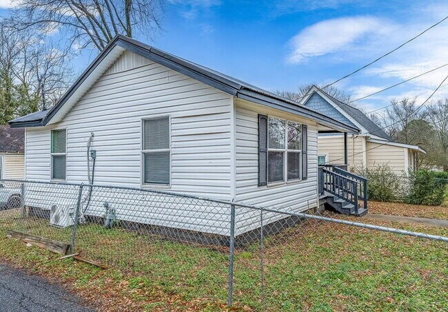 Building Photo - 517 Thomas St