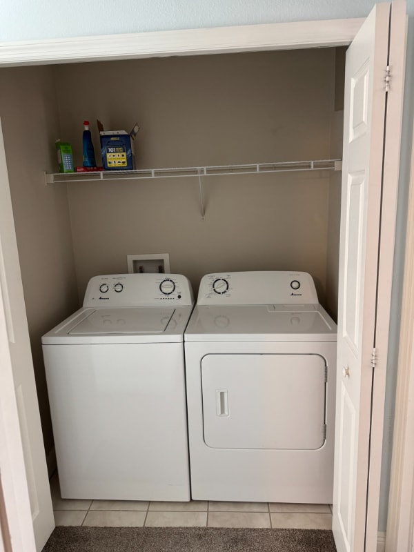 Building Photo - 2117 W Spruce St