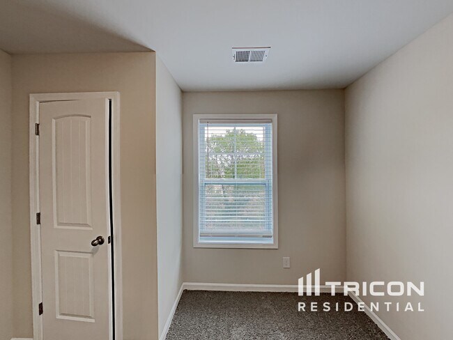 Building Photo - 937 Dawsons Park Wy