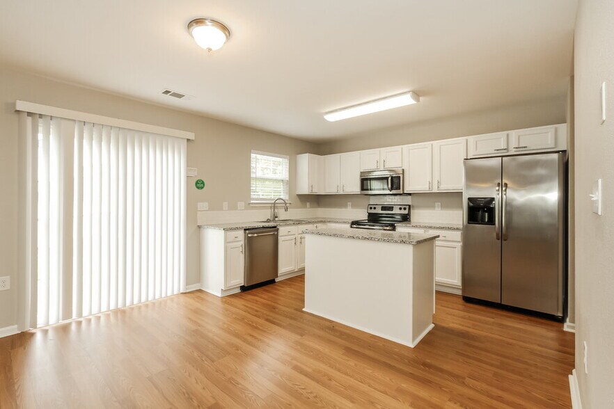 Building Photo - 8525 Emerald Fern Way