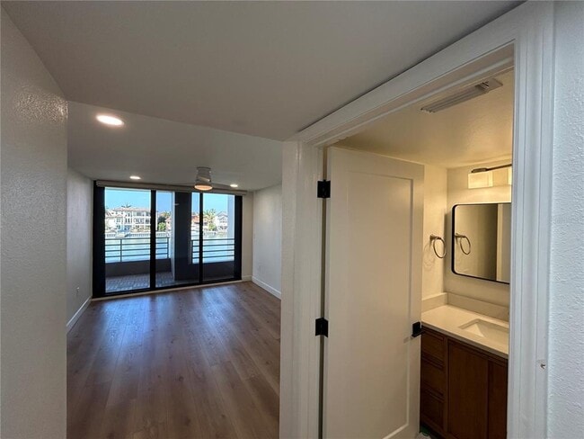 Building Photo - 6260 Kipps Colony Ct S