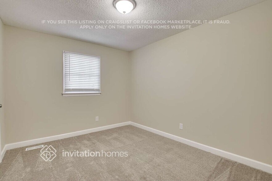 Building Photo - 3995 Willowbrook Dr