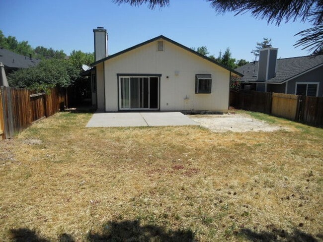 Building Photo - Single story 3 br/2bath/2car Home