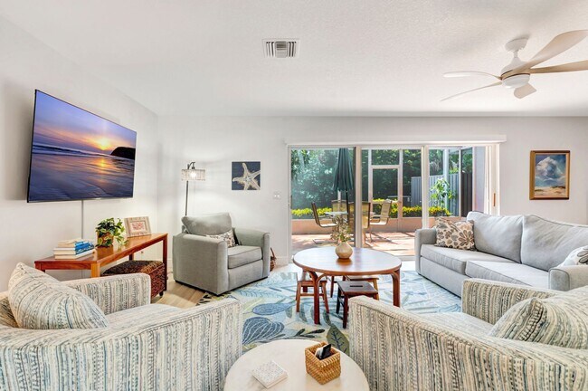 Building Photo - Make this your winter getaway!