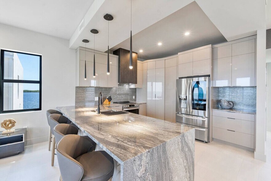 Building Photo - 99 Seaside Ave