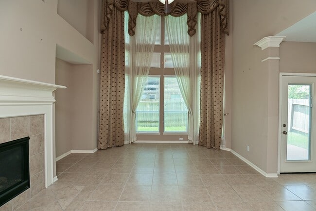 Building Photo - 6314 Bennington Springs Dr