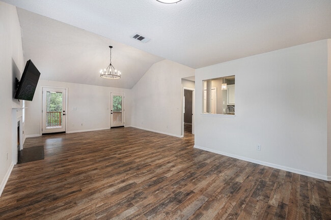 Building Photo - 1167 Landsdowne Dr