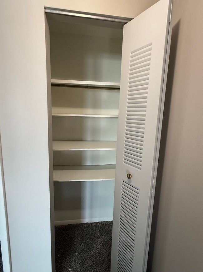 Building Photo - Spacious 2-Bedroom Townhome – Move-In Ready!