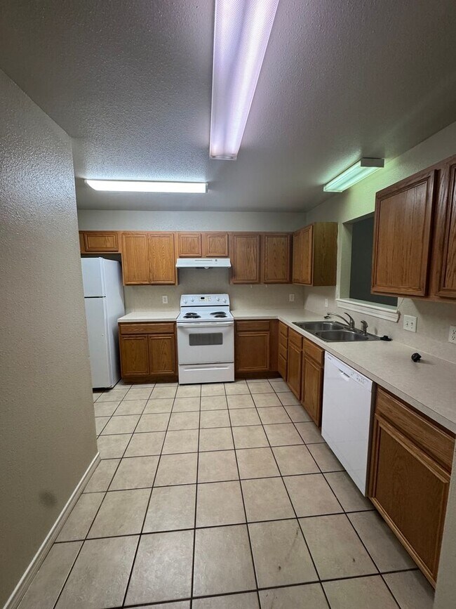 Building Photo - 1208 N Bangor Ave