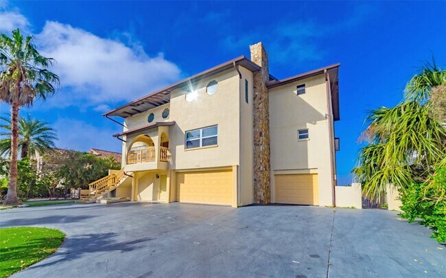 Building Photo - 5521 W Shr Dr