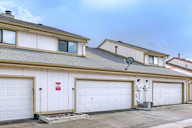 Building Photo - 10210 Quivas St