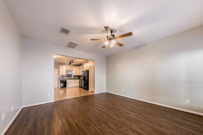 Building Photo - 2218 Naomi St