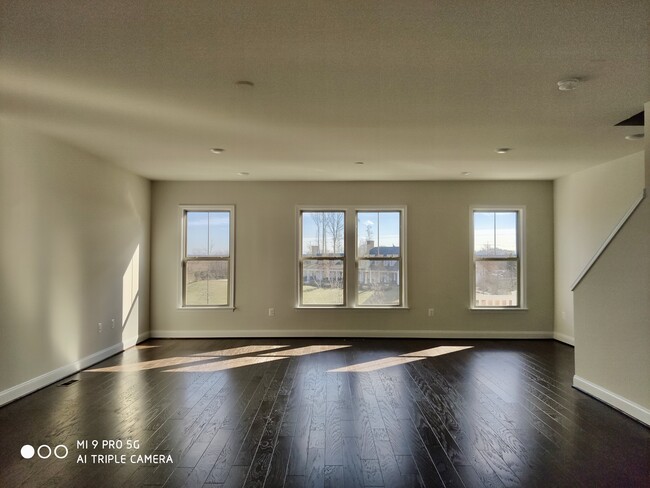 Second-Floor Main Living Room - 17109 Branched Oak Rd