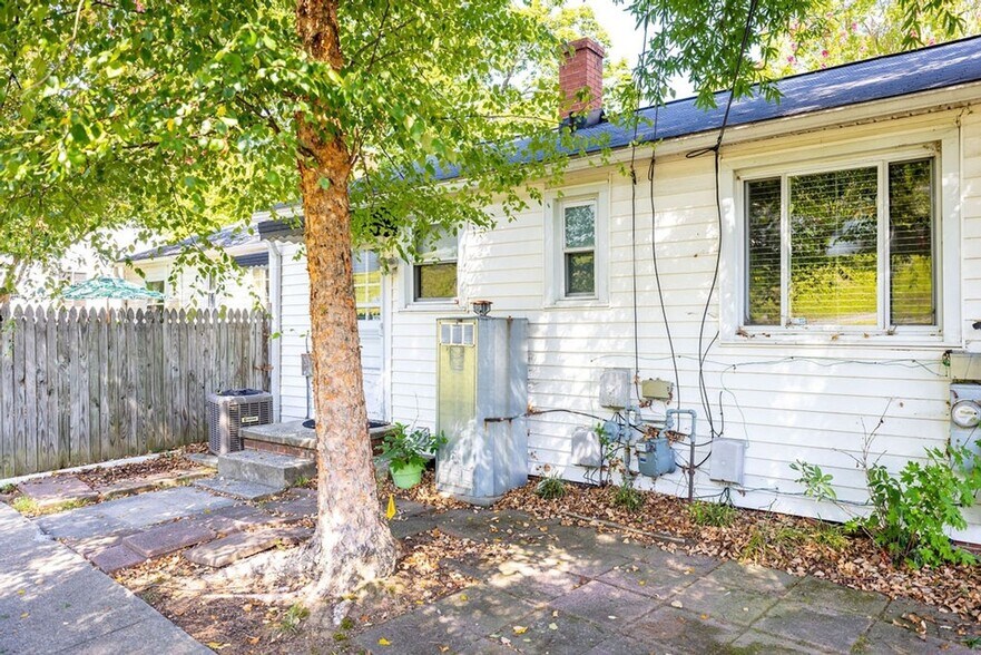 Building Photo - 516 N Tremont Dr