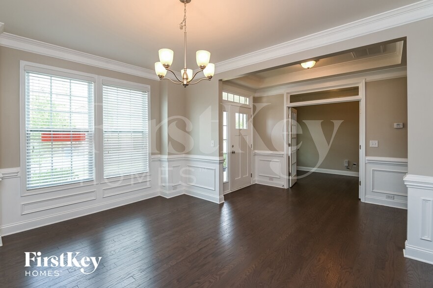 Building Photo - 9725 Rayneridge Drive