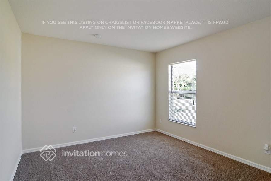 Building Photo - 2090 SW Capeador St