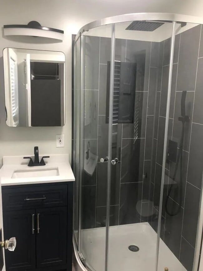 Building Photo - Pet Friendly 1 bed/ 1 bath House