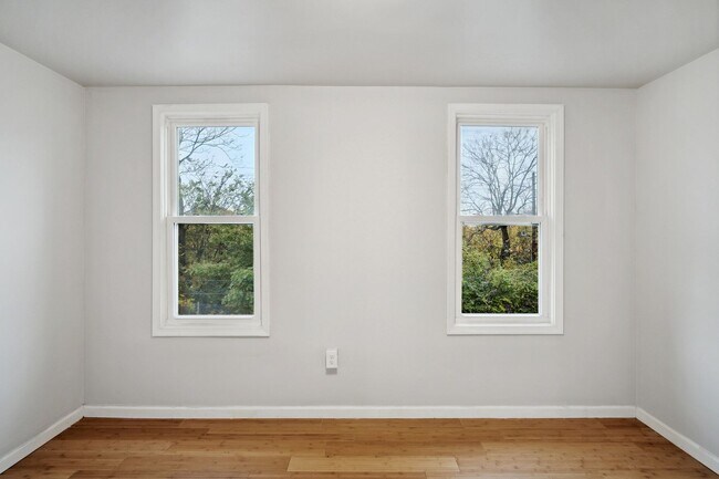 Building Photo - 3 Bedroom 1 Bathroom House for Rent
