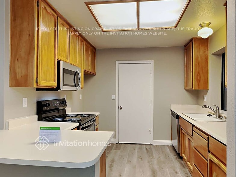 Building Photo - 3412 Saxonville Way