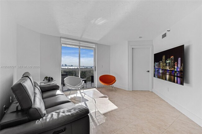 Building Photo - 5880 Collins Ave