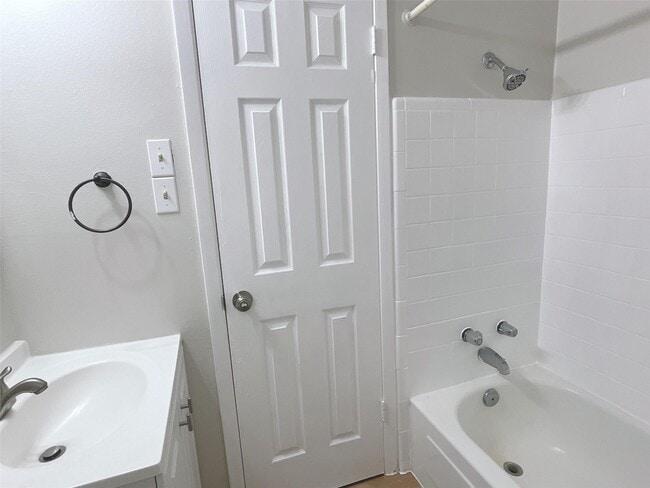 Building Photo - 11022 Concho St