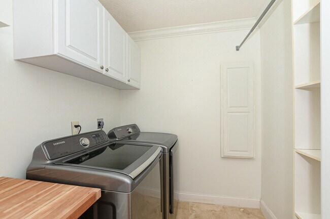 Building Photo - 4338 Gator Trace Cir