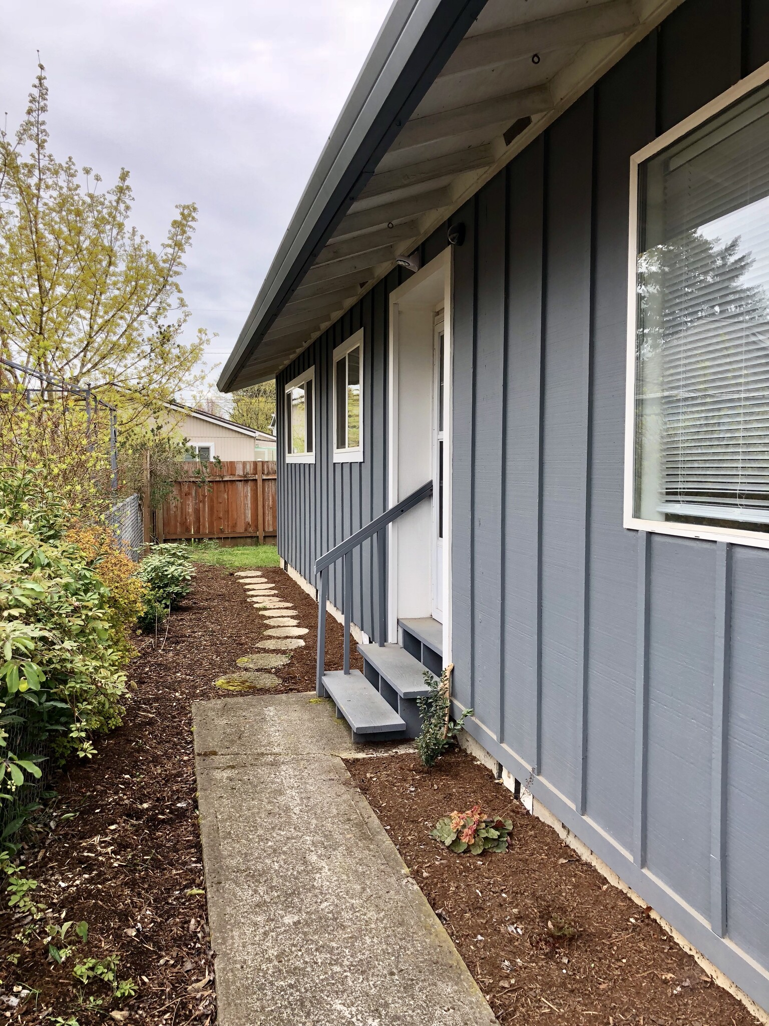 Building Photo - 8038 N Wayland Ave