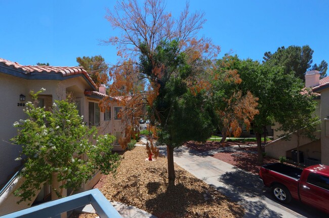 Building Photo - Fabulous Home!