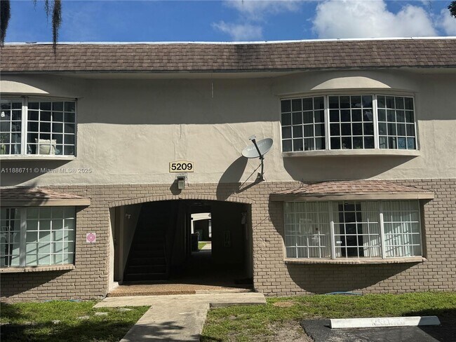 Building Photo - 5209 NW 18th St
